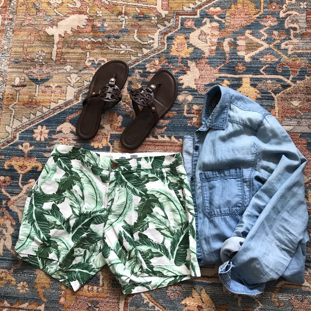 Old Navy Palm Print Shorts 🌴